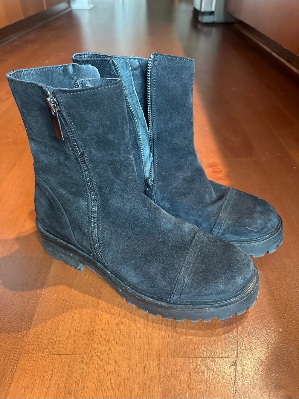 Thursday Boot Company Raider side zip 7.5